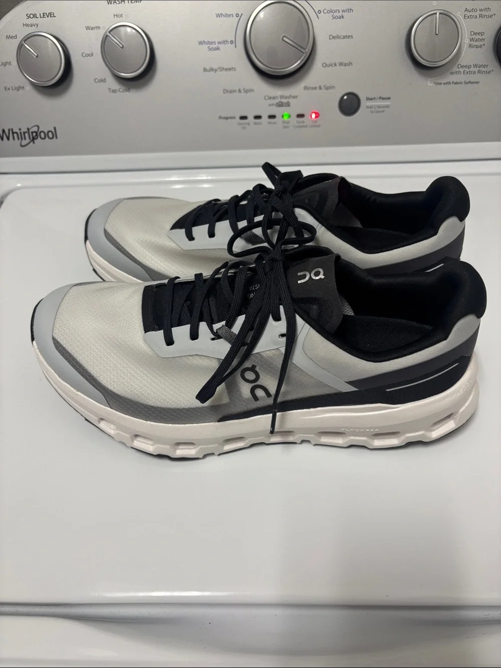 NWOT On Running Cloudswift Running Shoes